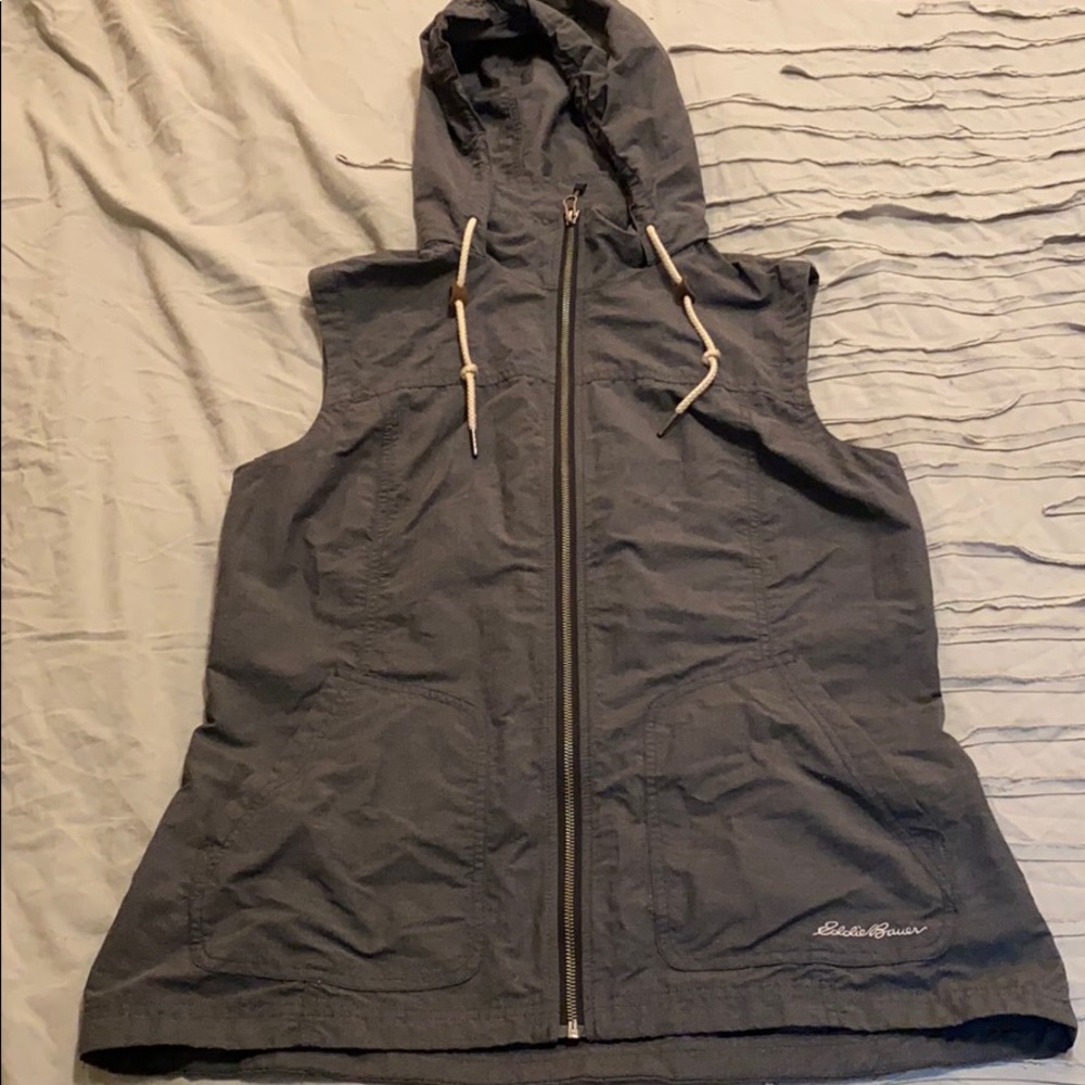Eddie Bauer light vest like new, Large